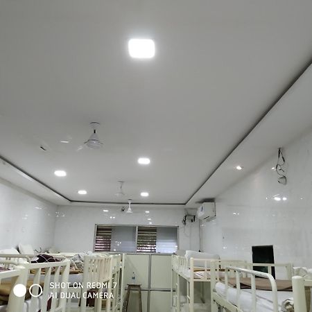 Star Dormitory Mumbai Eksteriør bilde