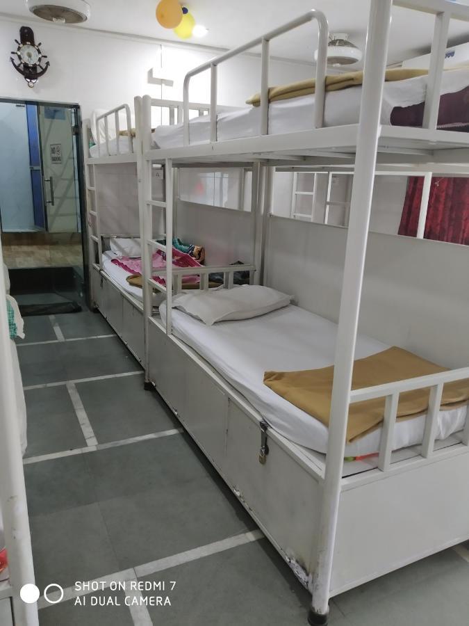 Star Dormitory Mumbai Eksteriør bilde