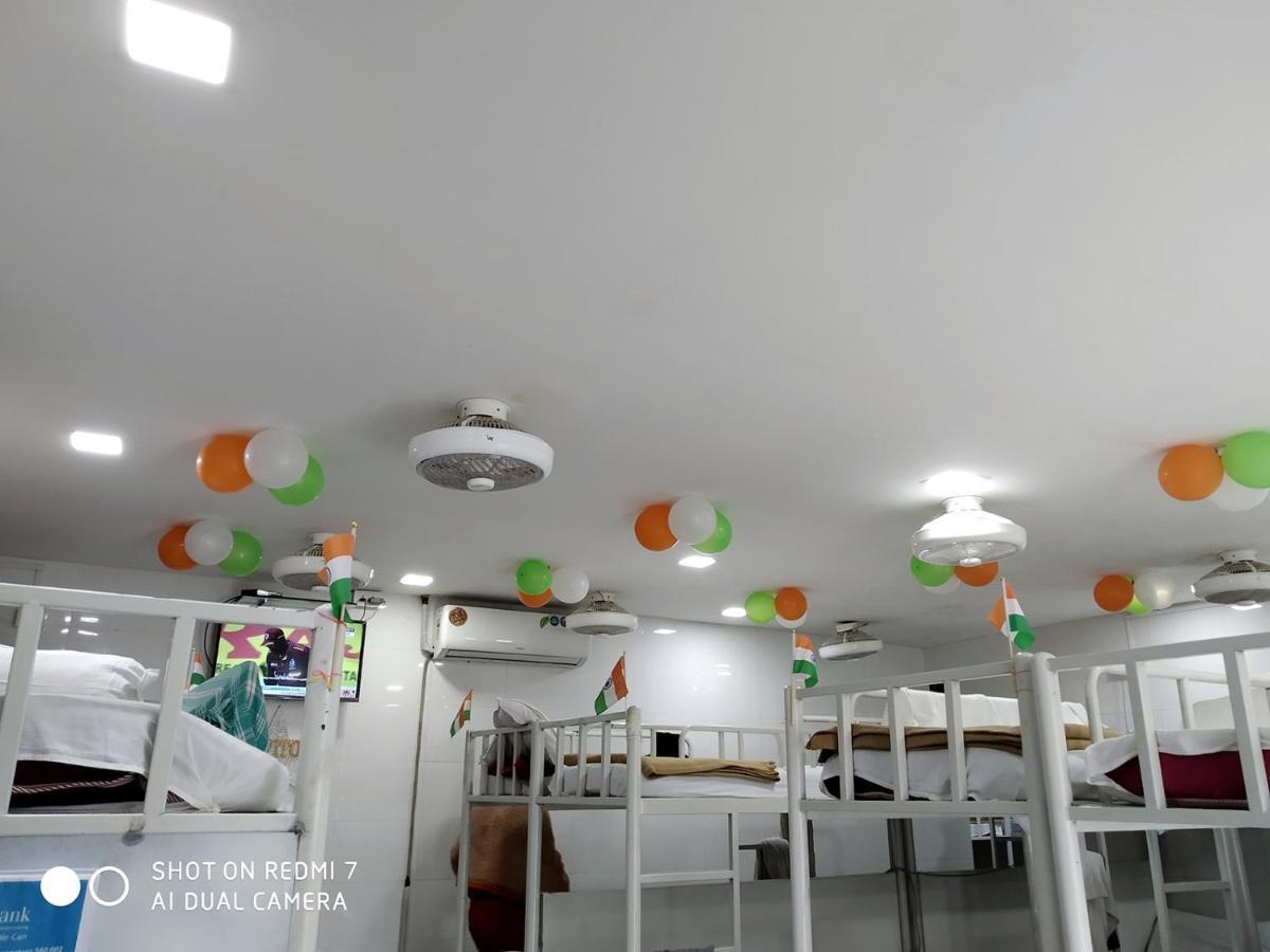 Star Dormitory Mumbai Eksteriør bilde
