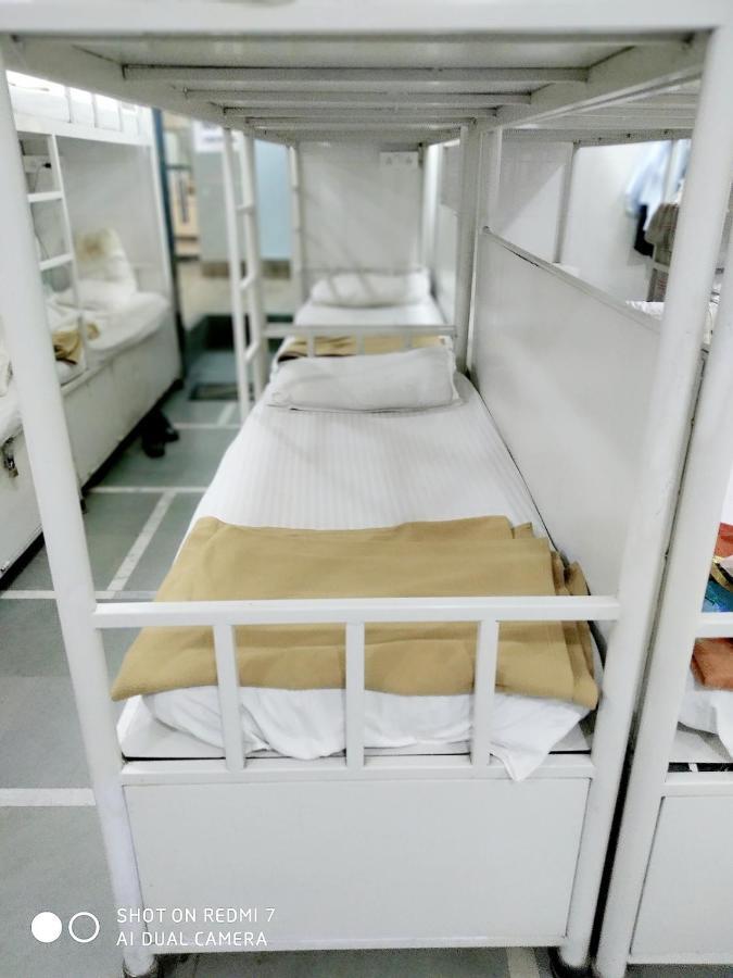 Star Dormitory Mumbai Eksteriør bilde